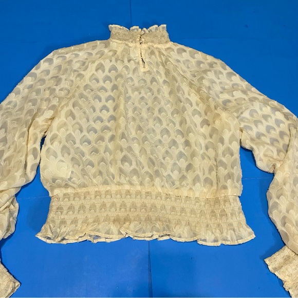 NWT! H&M Cream Lace Blouse - Picture 13 of 13